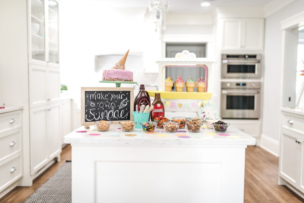 Sundae bar | Ice cream birthday party