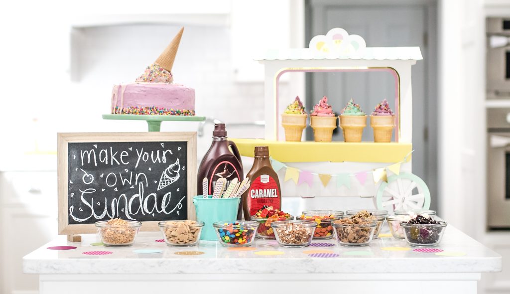 Sundae bar | Ice Cream birthday party 