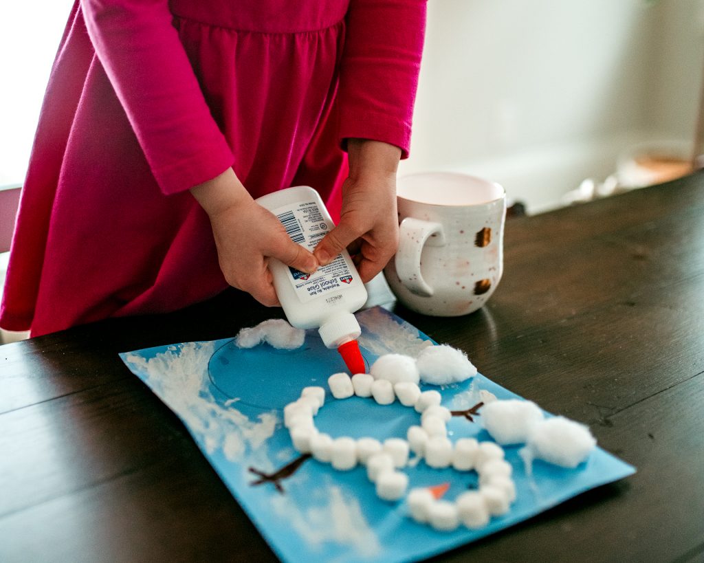 Snow day craft activity for toddlers and kids!