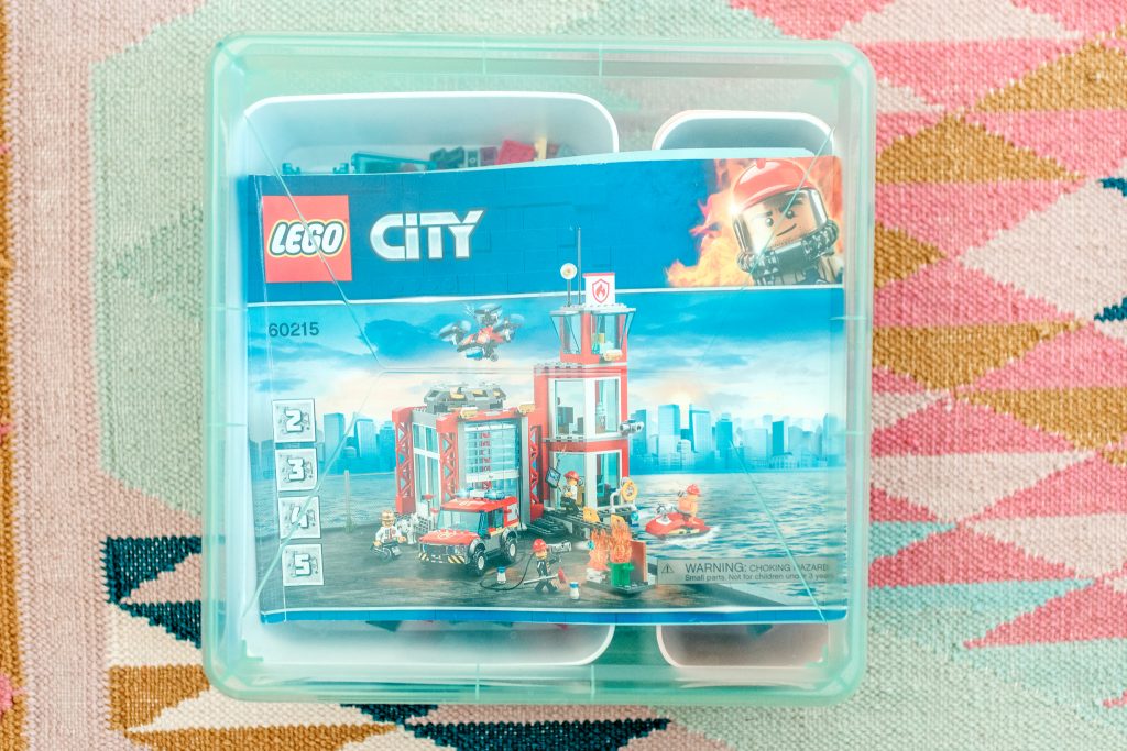 Lidded bin for lego organization