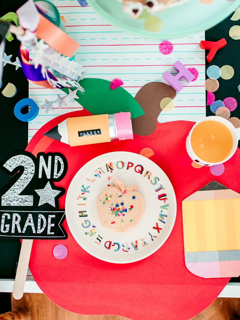 Back to school table setting for a first day breakfast!