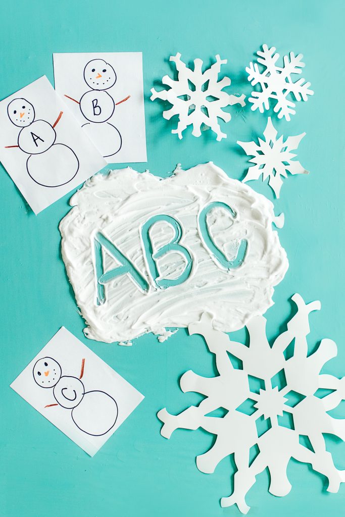 Frustration-free handwriting practice  using this simple winter snow themed sensory writing preschool activity! 