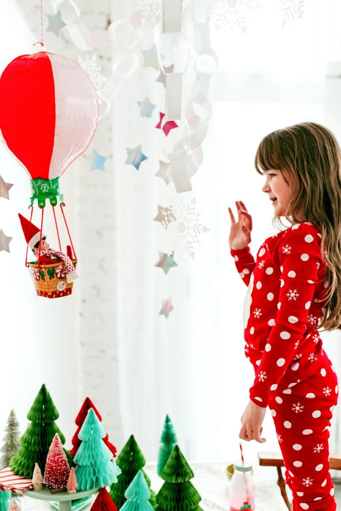 Elf on the Shelf hot air balloon arrival!