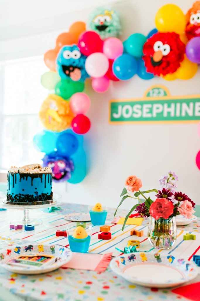 Cookie monster how to balloon garland for 1st Birthday party boy