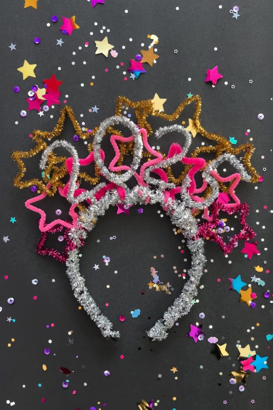 DIY Pipe Cleaner Crown: A Fun and Festive NYE Craft!